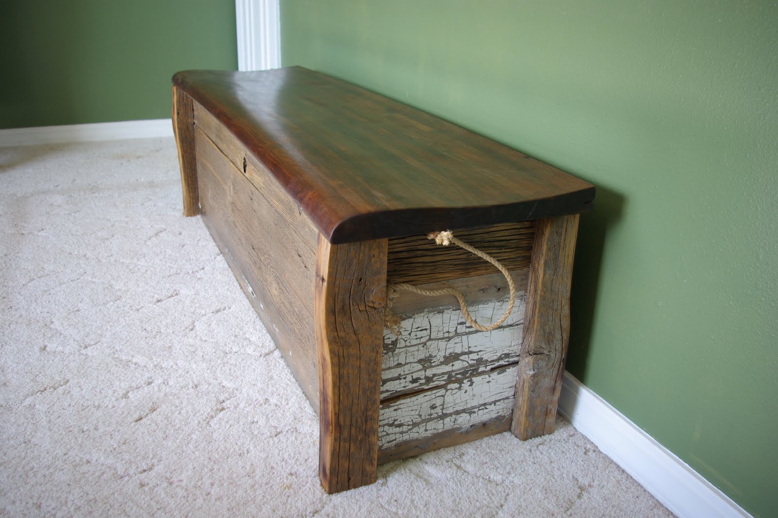 Reclaimed Rustics Barn Wood Bench/Chest