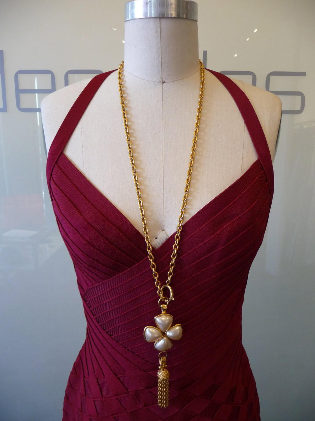 chanel clover necklace