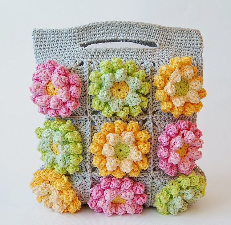 Blooming garden crochet bag