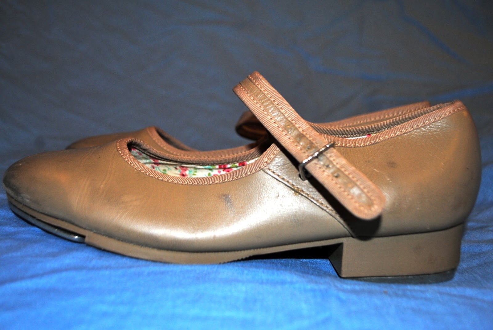 Let's Raise the Barre Capezio tan tap shoes, size 6