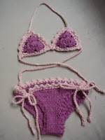 http://translate.google.es/translate?hl=es&sl=en&tl=es&u=http%3A%2F%2Fpinngurl.blogspot.com.es%2F2008%2F03%2Fmari-bikini.html