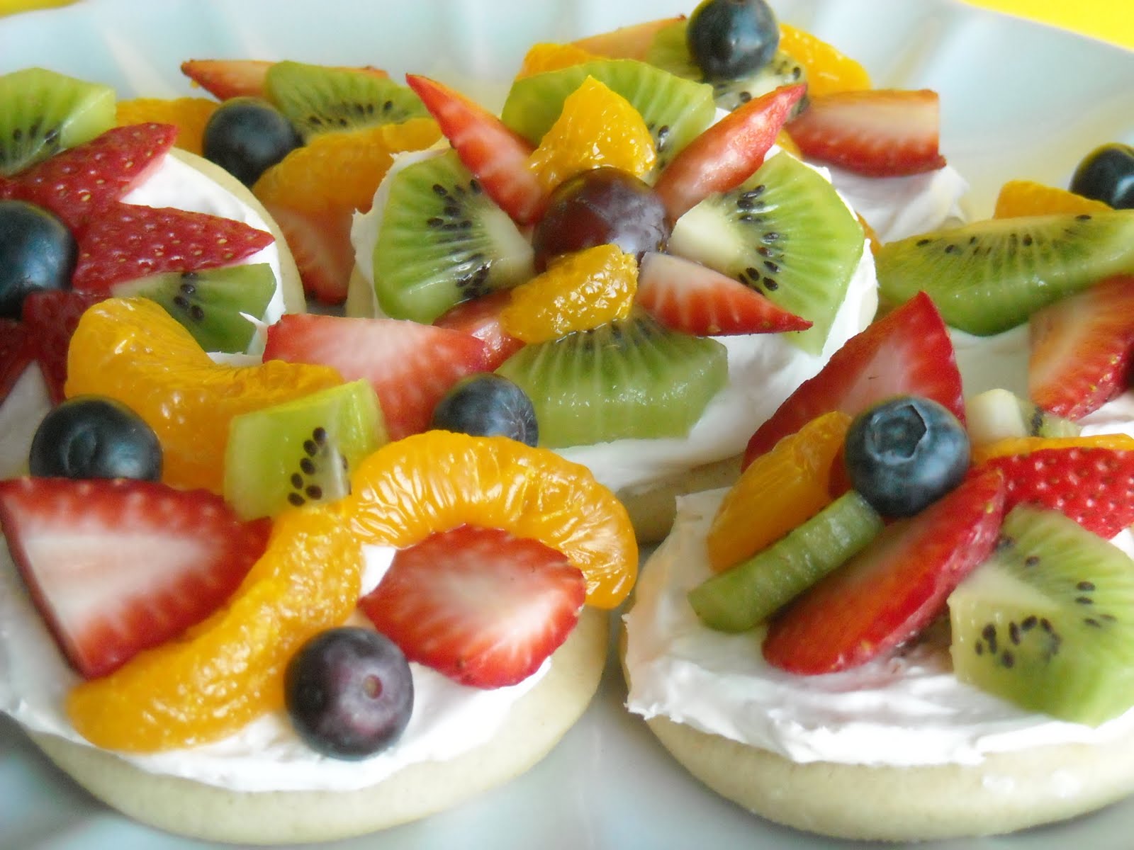 Mini Sugar Cookie Fruit Pizza Recipe Six Sisters' Stuff