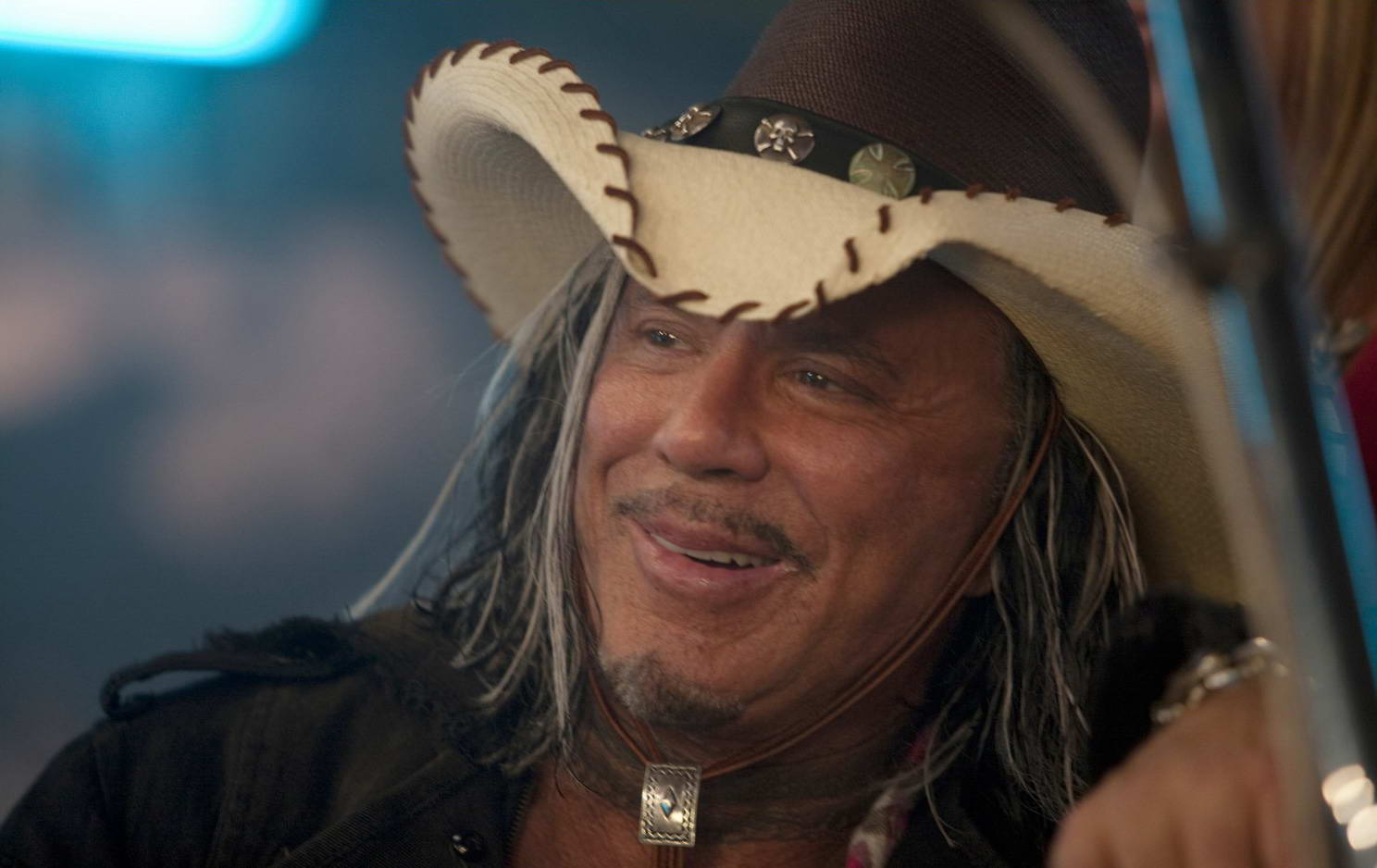 http://4.bp.blogspot.com/-PTIgEgowPxk/TpOL_xfHgWI/AAAAAAAASso/m_m-iC3wZLU/s1600/mickey_rourke_the_expendables.jpg