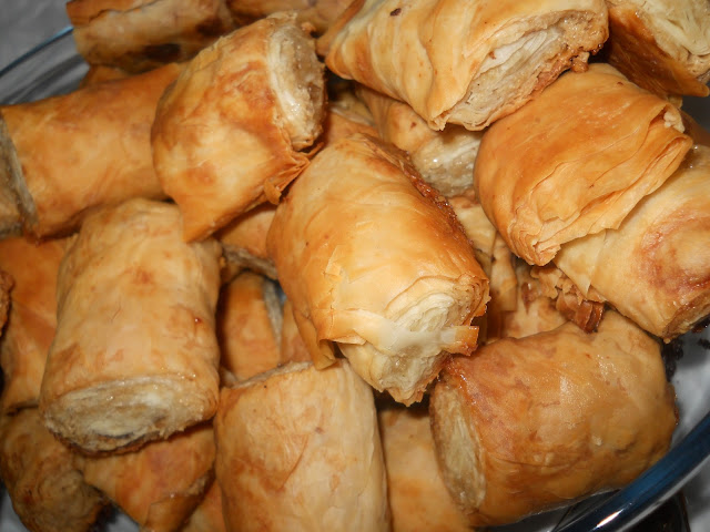 ANNEMİNELİ ÇITIR ÇITIR TAHİNLİ BÖREK