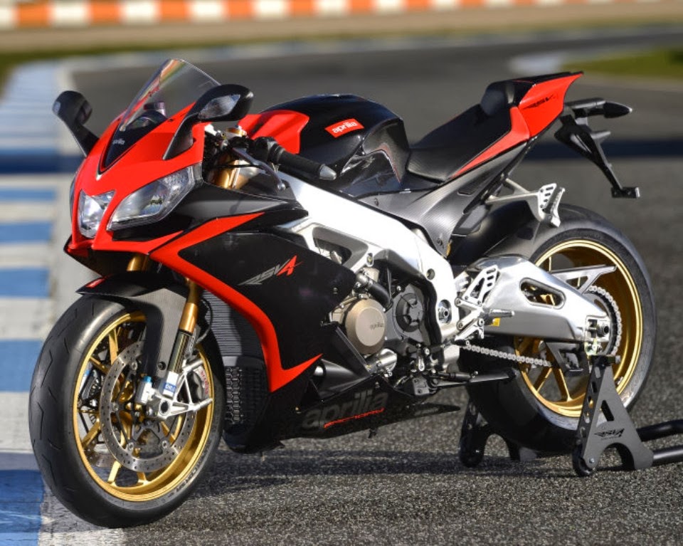Aprilia RSV4 R APRC Photos