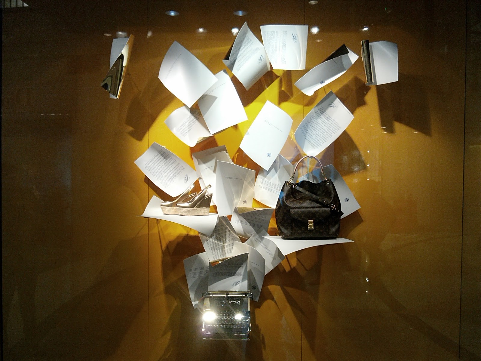 displayhunter2: Louis Vuitton: Papers