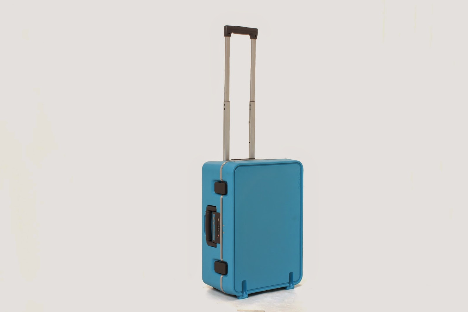 flight 001 luggage