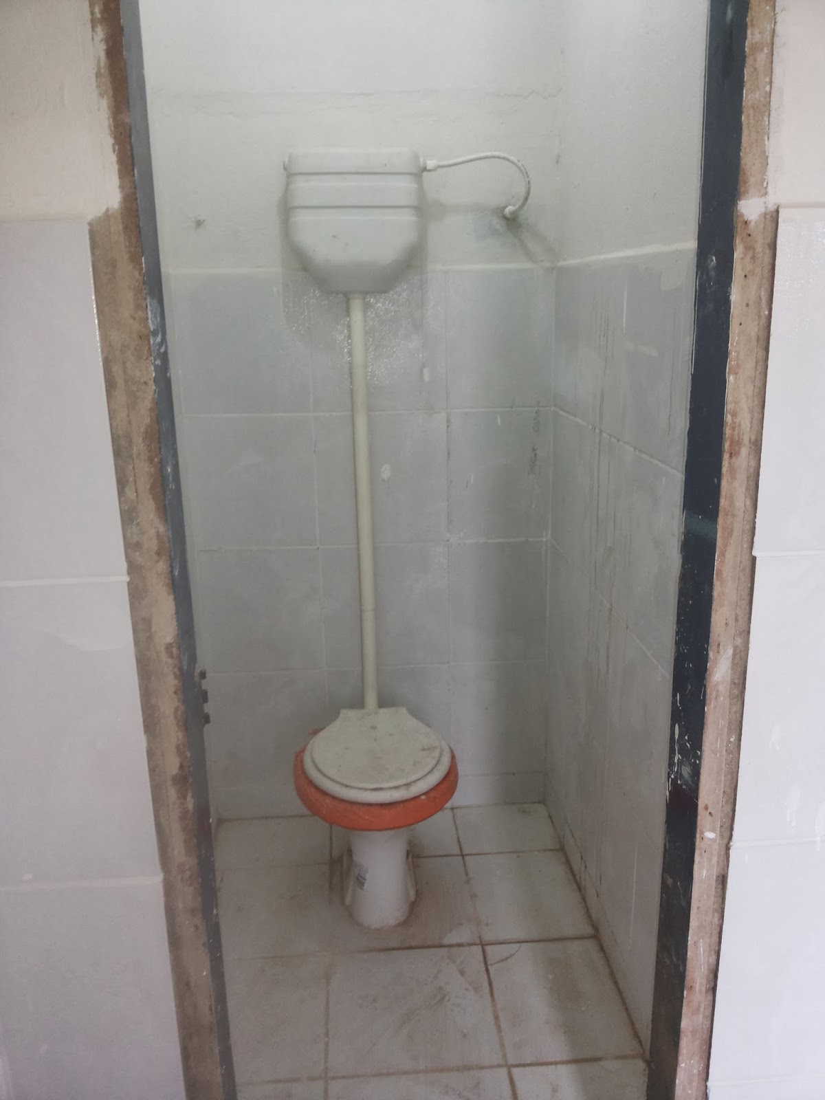 Prefeitura de Casinhas Só porta de madeira é mantida em reforma do banheiro -> Banheiro Feminino Limpo Prefeitura de Casinhas Só porta de madeira é mantida em reforma do banheiro -> Banheiro Feminino Limpo