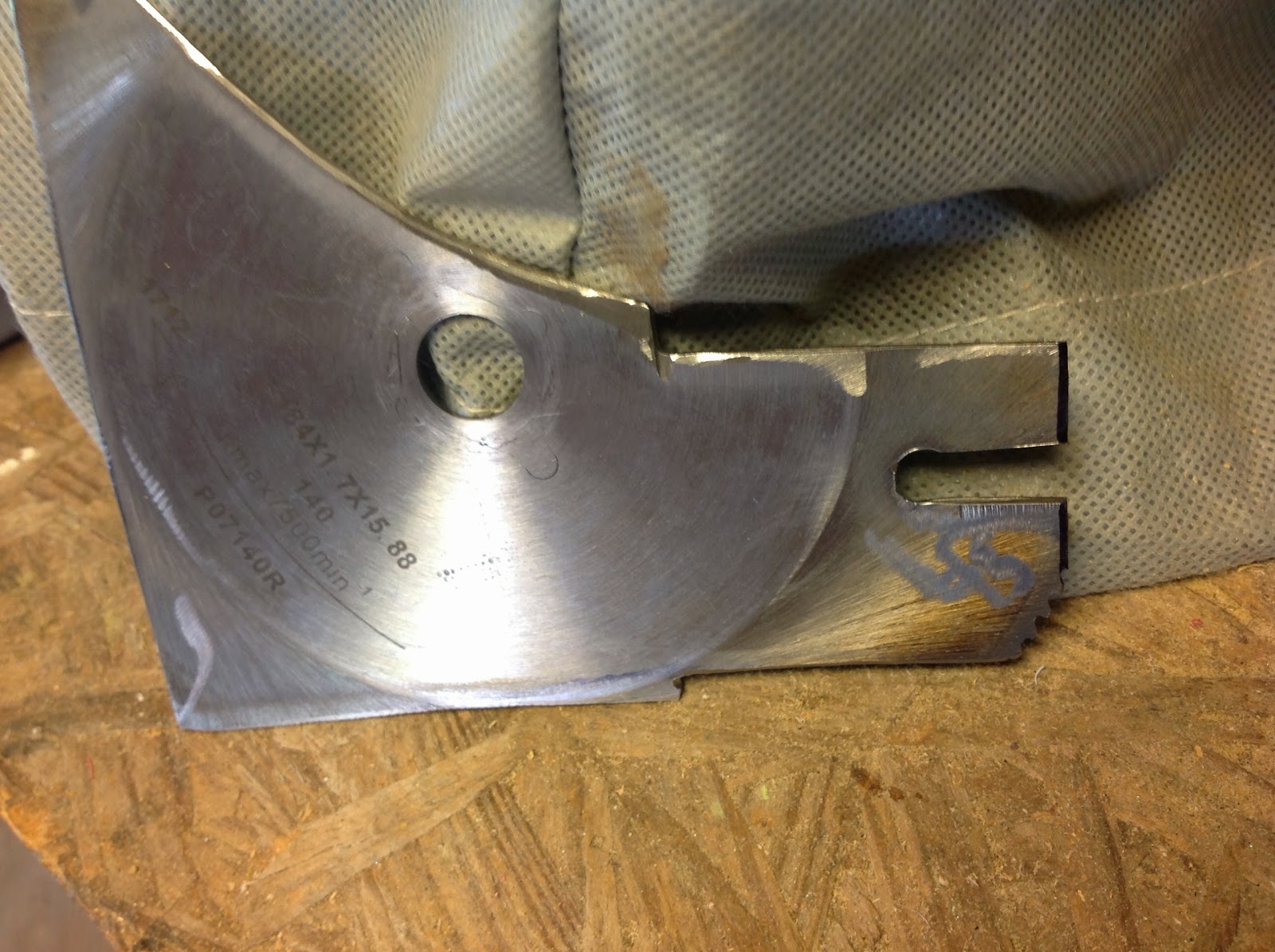 Build and Rebuild, Island style Table (Saw) Manners DIY Splitter