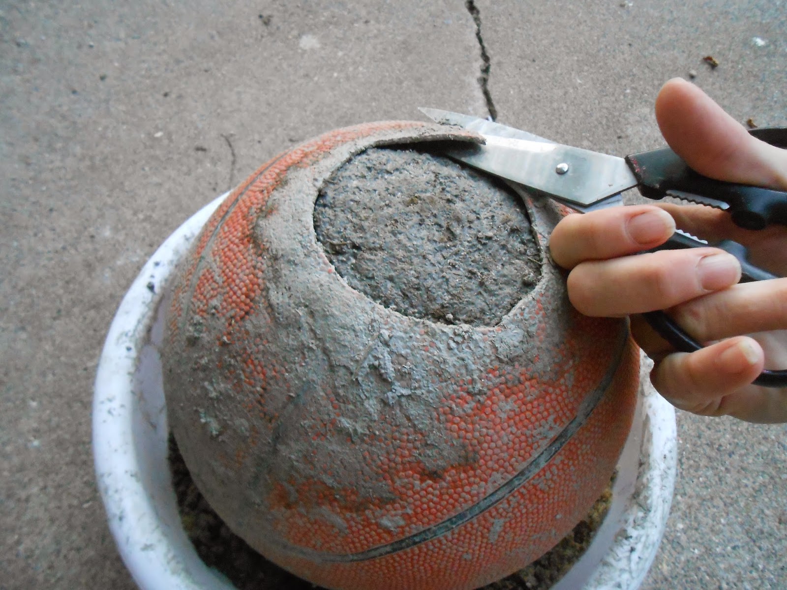 Sproutsandstuff Recycle a Flat Basketball to Create a Hypertufa Garden Orb