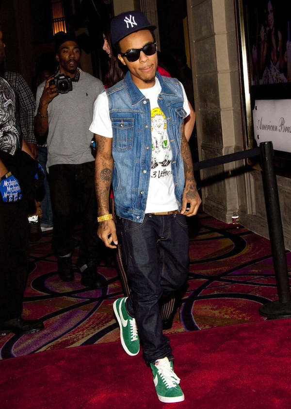 nike blazer vintage on feet