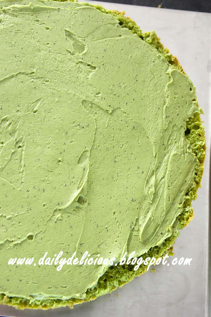 dailydelicious Green tea chiffon cake with Green tea white chocolate