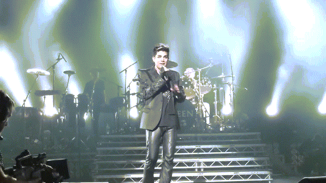 QUEEN FEATURING ADAM IN LONDON BABY! - Page 6 GIF+TORN+PANTS