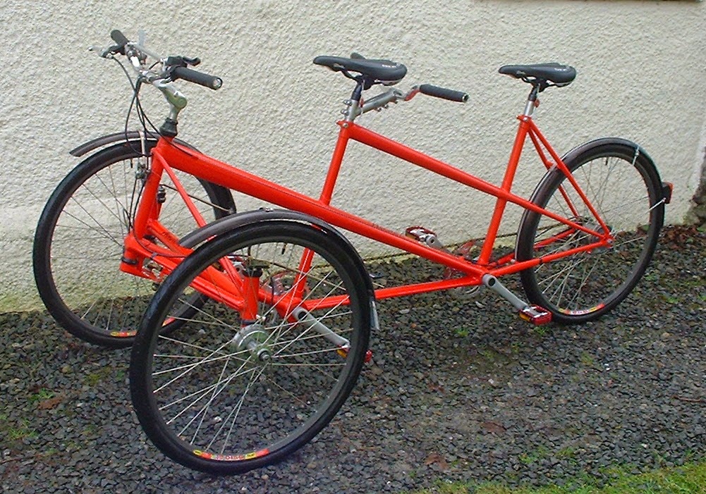 ataxie et kinésithérapie TRICYCLES et QUADRICYCLES