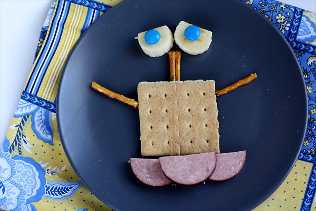 Fun Kid Snacks with Bananas: butter with a side of bread