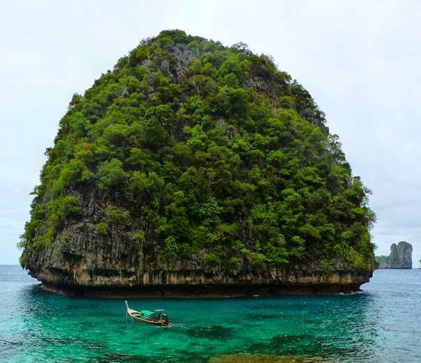 The Phi Phi Islands in Thailand The Phi Phi Islands in Thailand