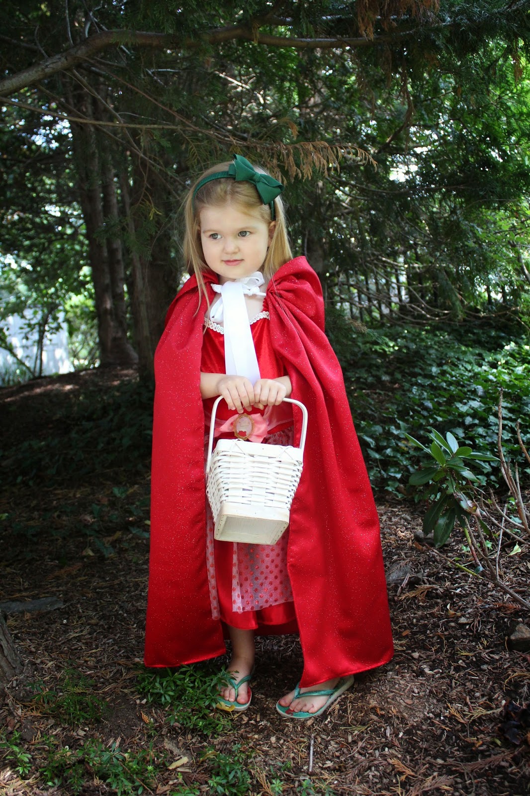 Rachael Rabbit Tutorial Four Simple Hooded Capes for under 15