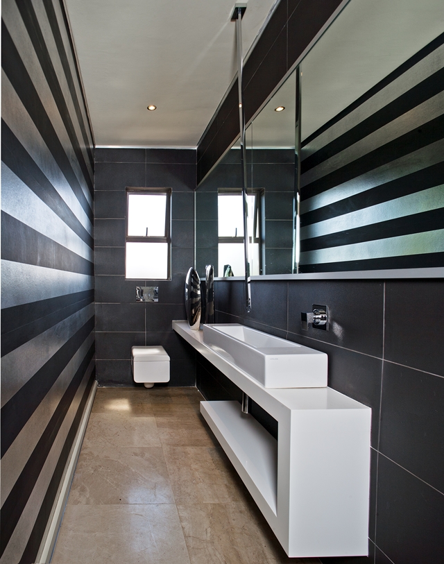 House Tat by Nico van der Meulen Architects Picture of the contemporary bathroom interior