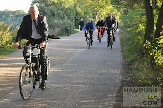 © hamburgize.com / Stefan Warda - Hamburger "Schnellradweg" gepkante Velorouten 5/6 - An der Alster / Schwanenwik