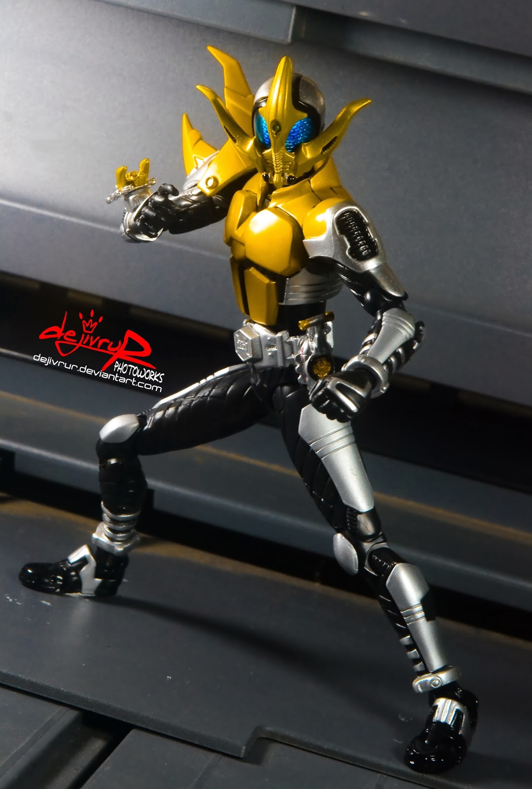 dejivruR photo Gallery: BEHOLD!! ZECT's rider of golden beetle... Kamen
