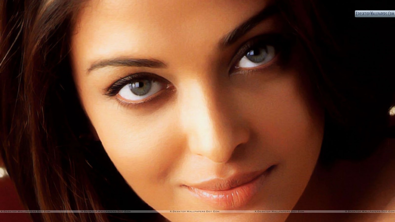 http://4.bp.blogspot.com/-Pa3qZTD73Nc/UPWppNAgtxI/AAAAAAAAAew/QfkkQeRH2dY/s1600/Aishwarya-Rai-Face-Closeup-And-Smiling.jpg