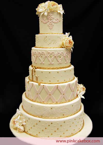 Image via Wedding Flowers The Cake 7 tiers Traditional fruit cake covered