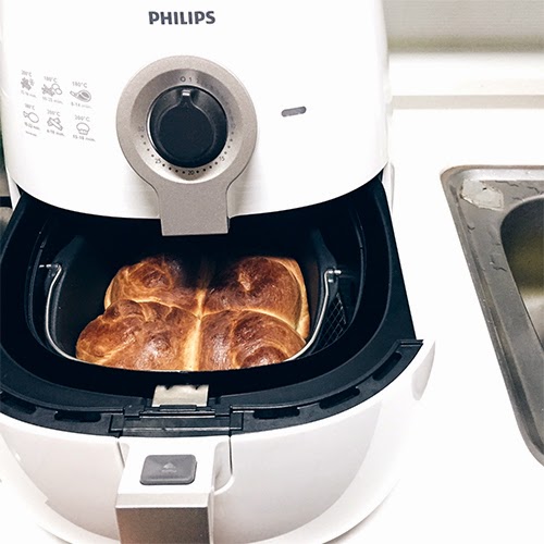 fryer air baking bread roll