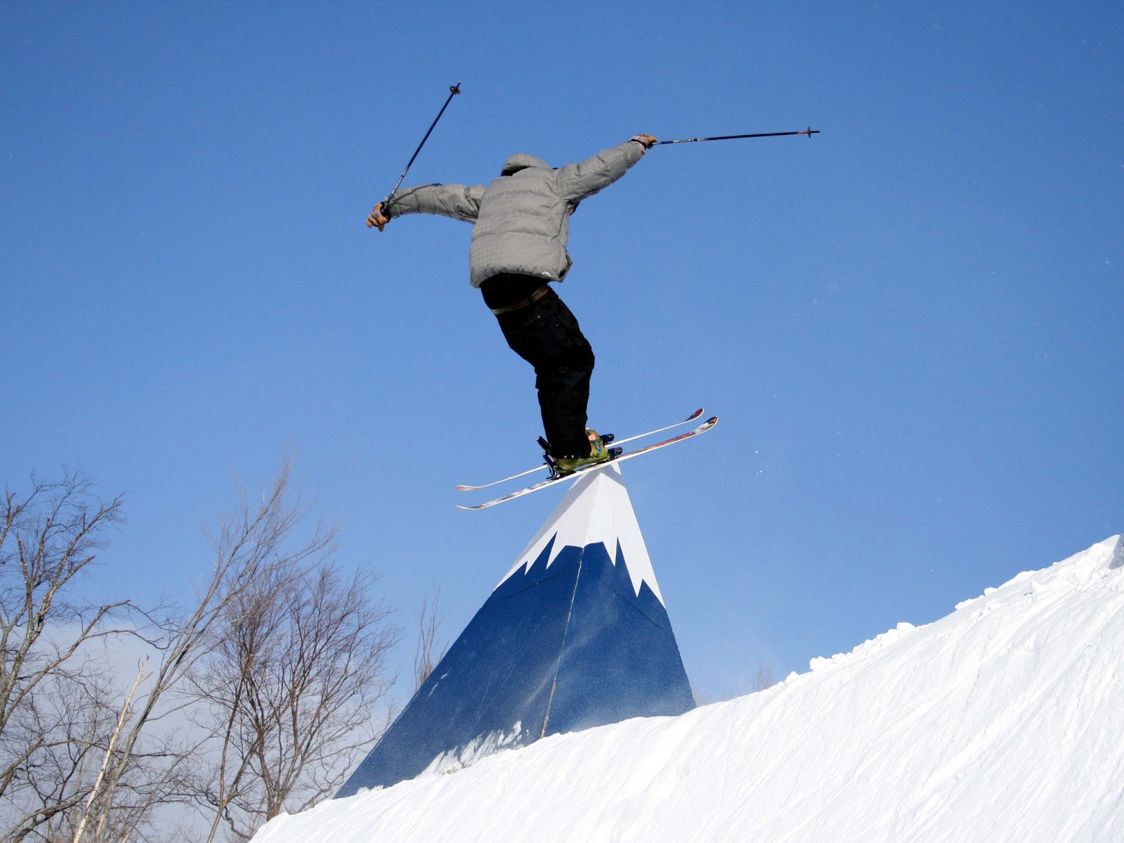 TOP 10 SKI RESORTS IN NEW ENGLAND!