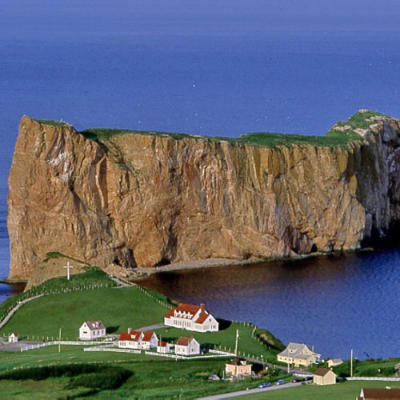 How did odysseus pass through the underworld unscathed. picture