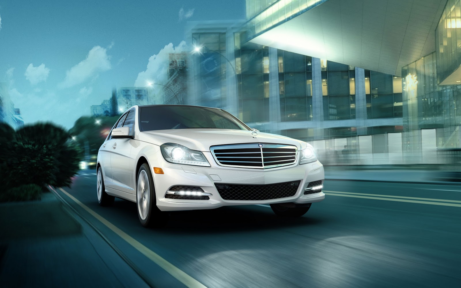 http://4.bp.blogspot.com/-PeXUX3jGCz4/ULrTUbwiqnI/AAAAAAAALXw/Kr2Xf_1Ot98/s1600/Mercedes+Benz-2013-C-Class-Sedan-exterior-front-side-view-white.jpg