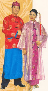 Contoh 1 :
Ballroom Dress - Cina Oriental