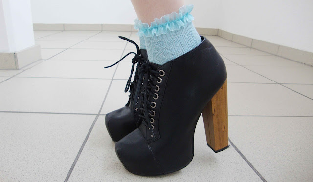 Lita shoes and baby blue socks with lace trim from Topshop socks, trim, lace, frills, lita, shoes