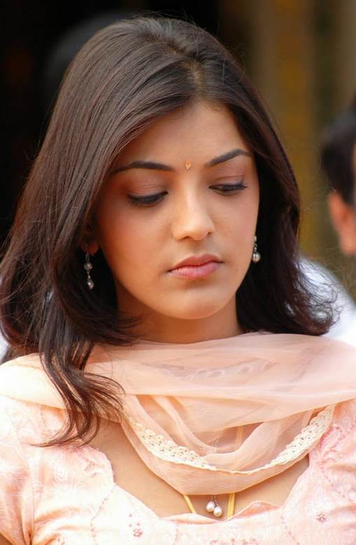 63 Cute Short Hair Cut For Round Face Indian Woman 