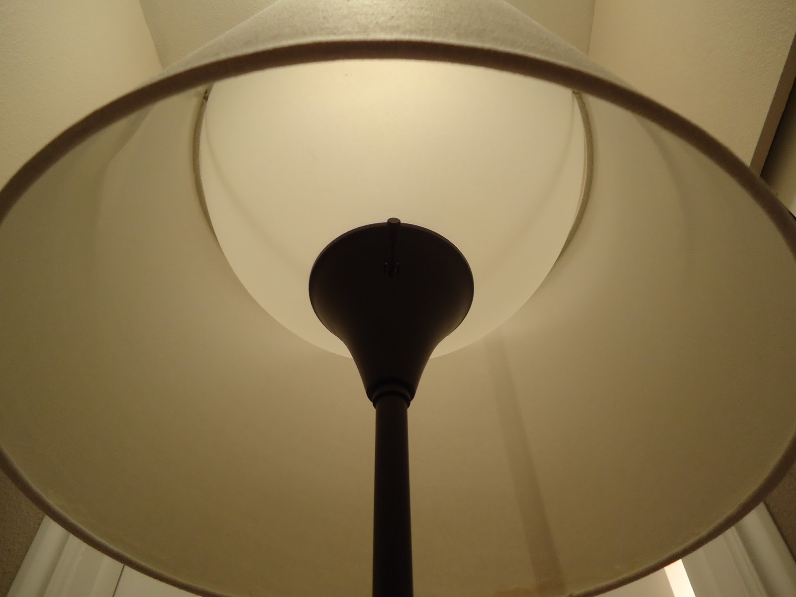 Cobblestones & Ivy floor lamp makeover