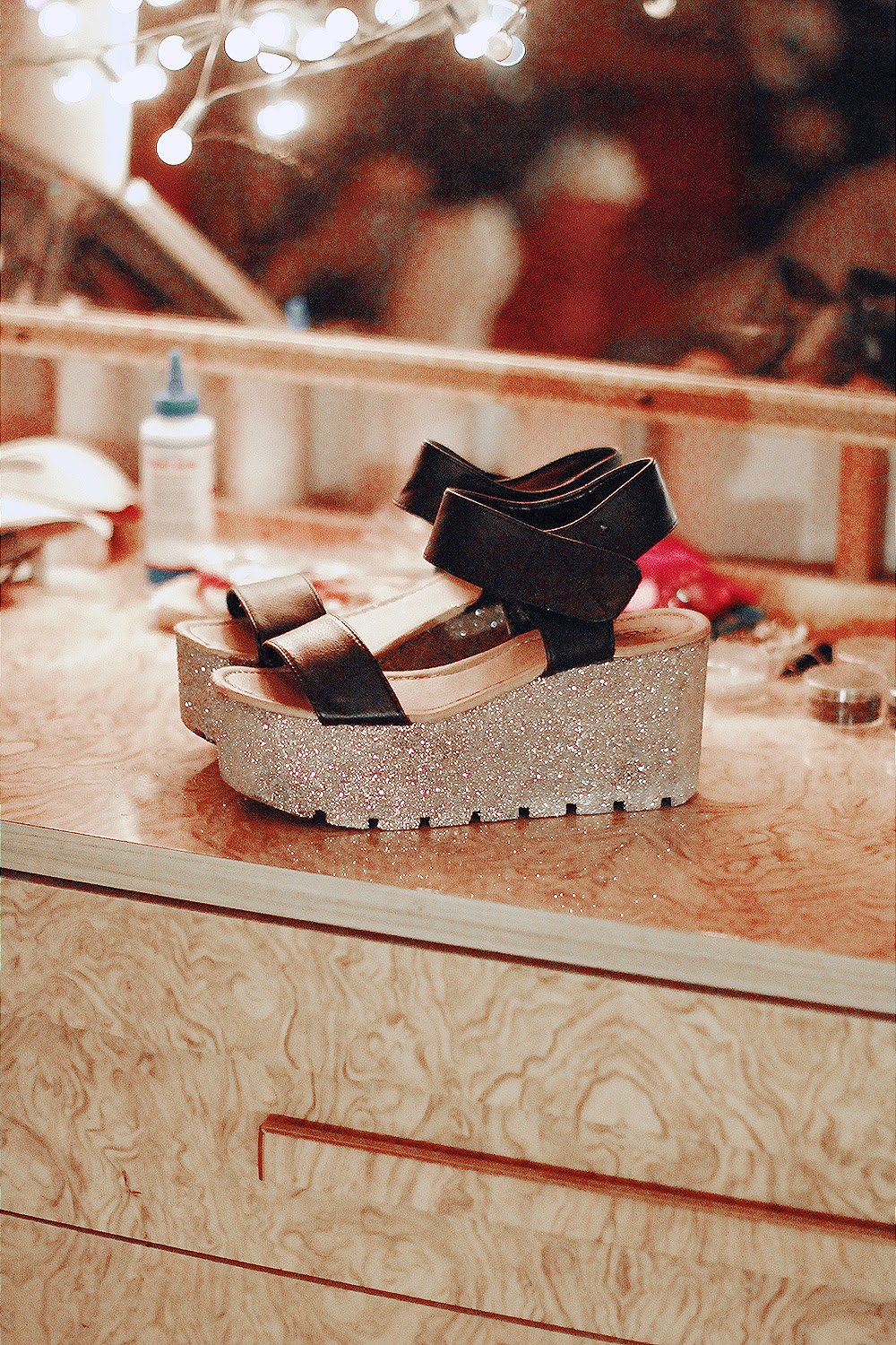 DIY GLITTER PLATFORM SHOES kayla hadlington