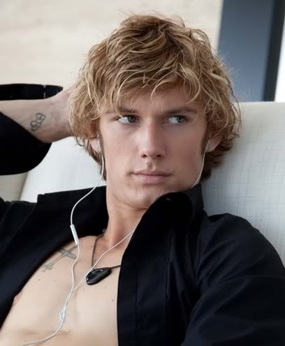 At of alex towards dianna Alex Pettyfer And Dianna Agron Photo Shoot. At of alex towards dianna