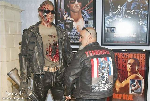 http://4.bp.blogspot.com/-Pm83axS9ak8/TpVcw2gC4YI/AAAAAAAAjg4/rBQ2nLBATFc/s1600/Schwarzenegger-Museum-012.jpg