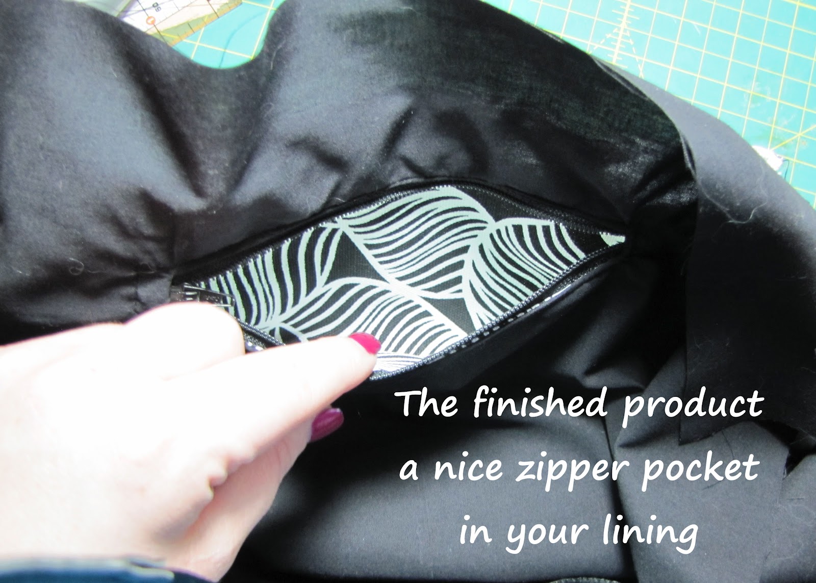 Collar Craze! Tutorial How to add an inside zipper pocket to a purse