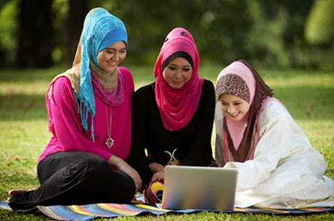 2+muslim-women-apple-computer.jpg (482×319)