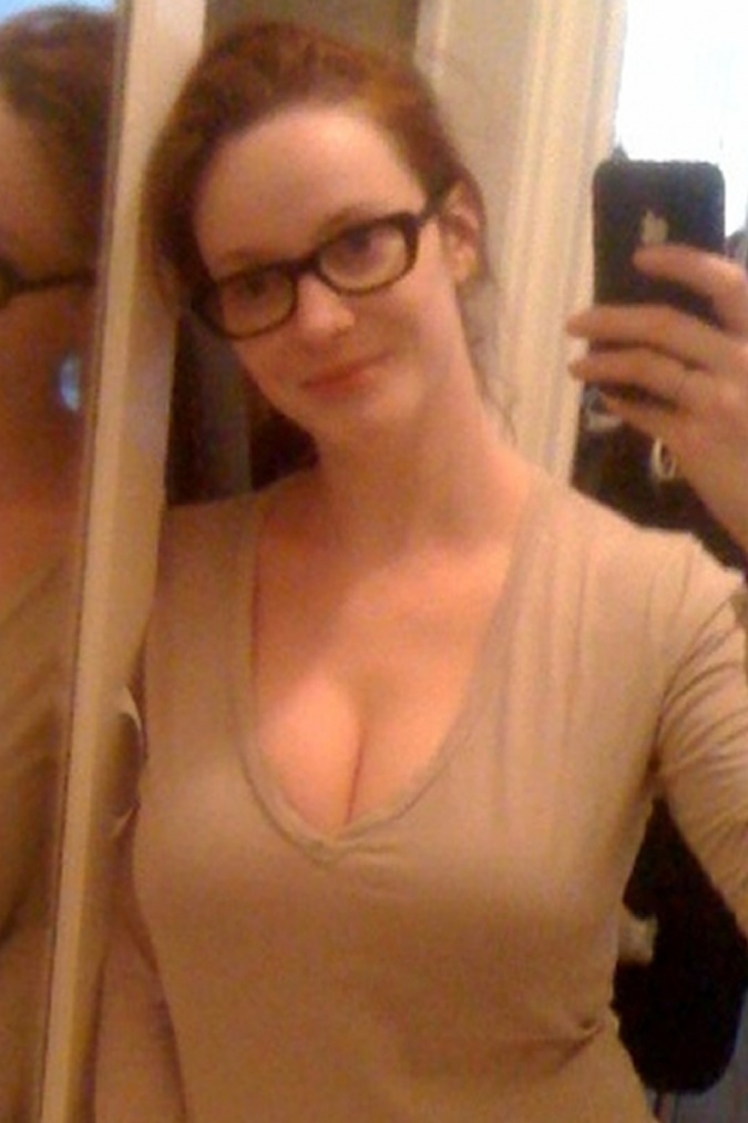Christina Hendricks HACKED Nude Pictures!