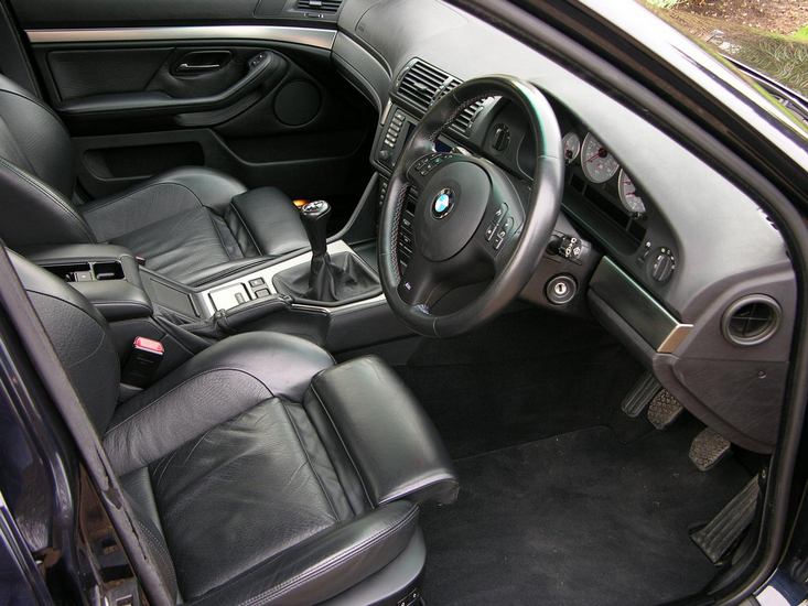 L-BMW-M5-E39-Interior.jpg