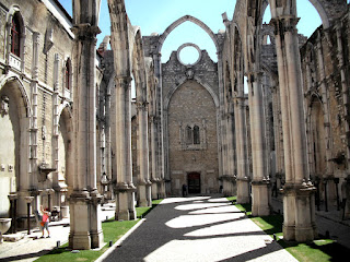 Nave+Central+da+Igreja+do+Convento+do+Carmo+-+Lisboa+02.jpg (1600×1200)