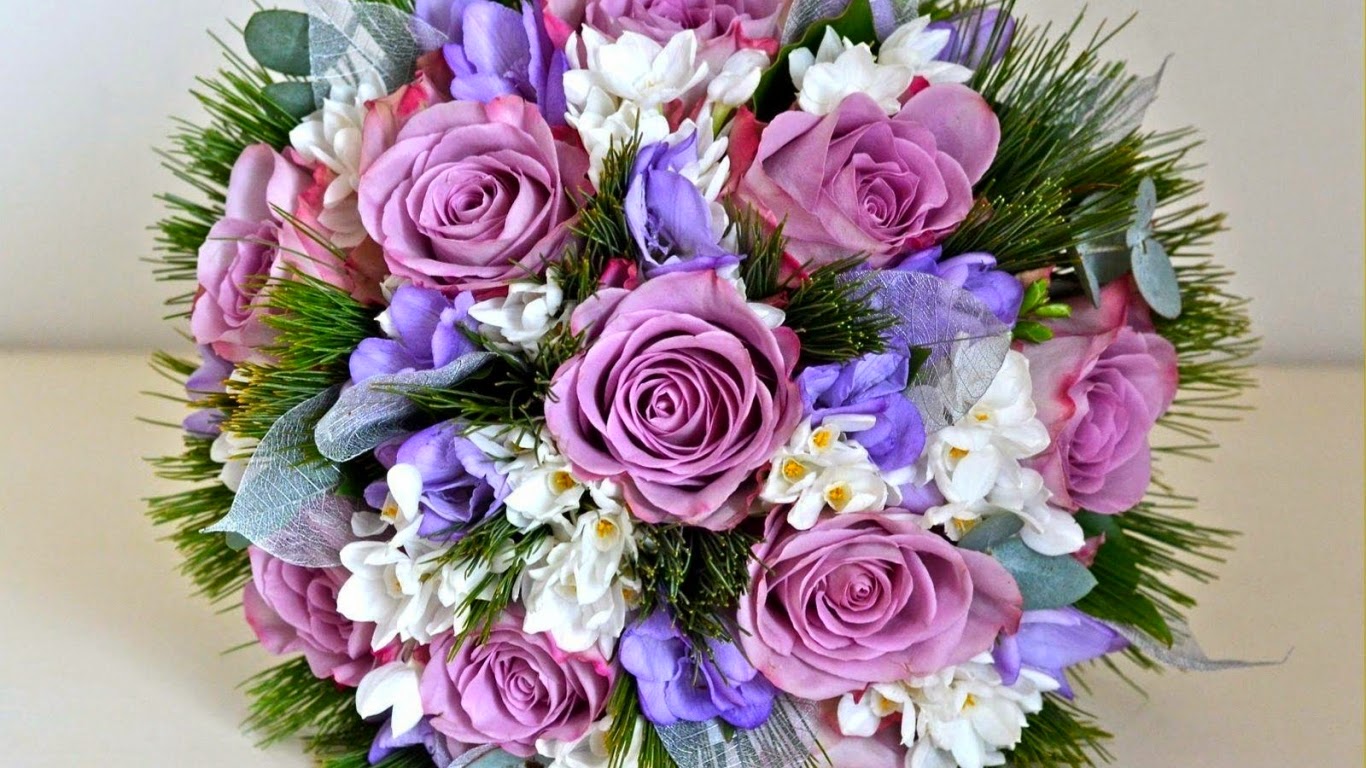 Win the heart of your loved one in Lucknow with fresh and beautiful