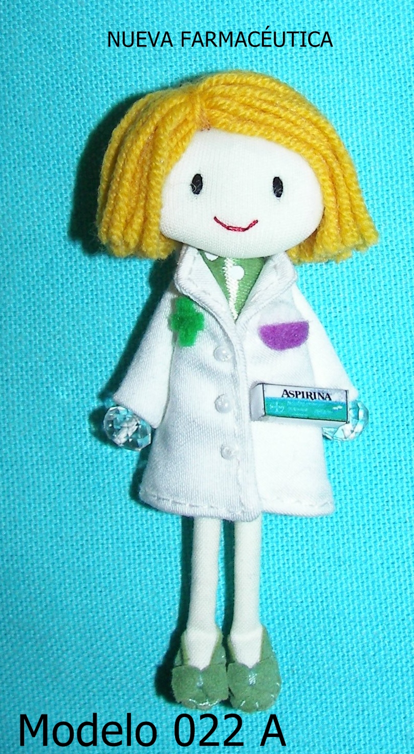 Pingas de Fieltro: Muñeca broche Farmacéutica Pingas de Fieltro: Muñeca broche Farmacéutica