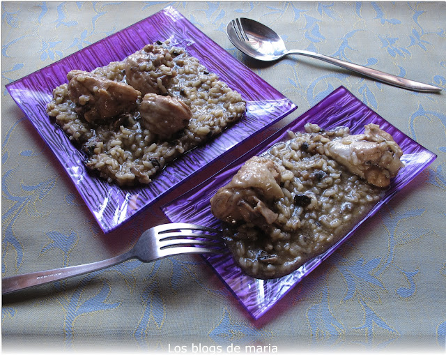 Arroz con pollo y champiñones