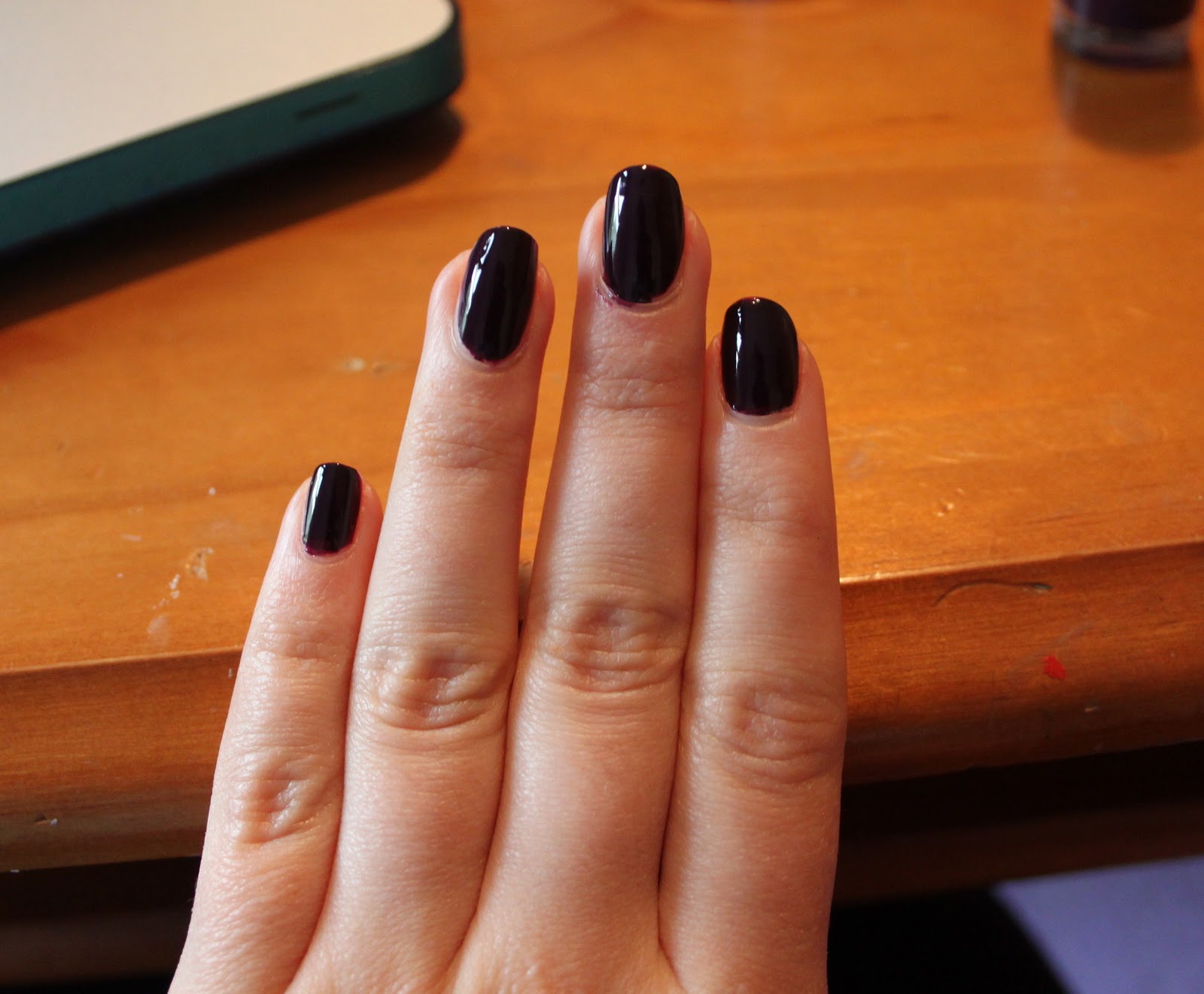 Lollys Looks How to Achieve Wet Look Nails