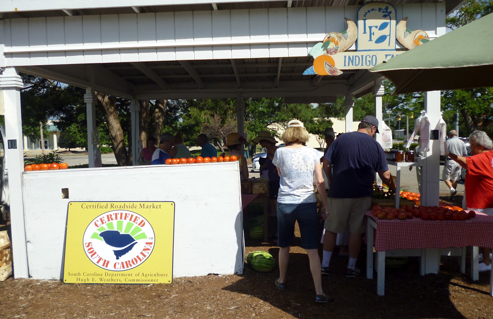 Southern mom shopping at a local farmers' market