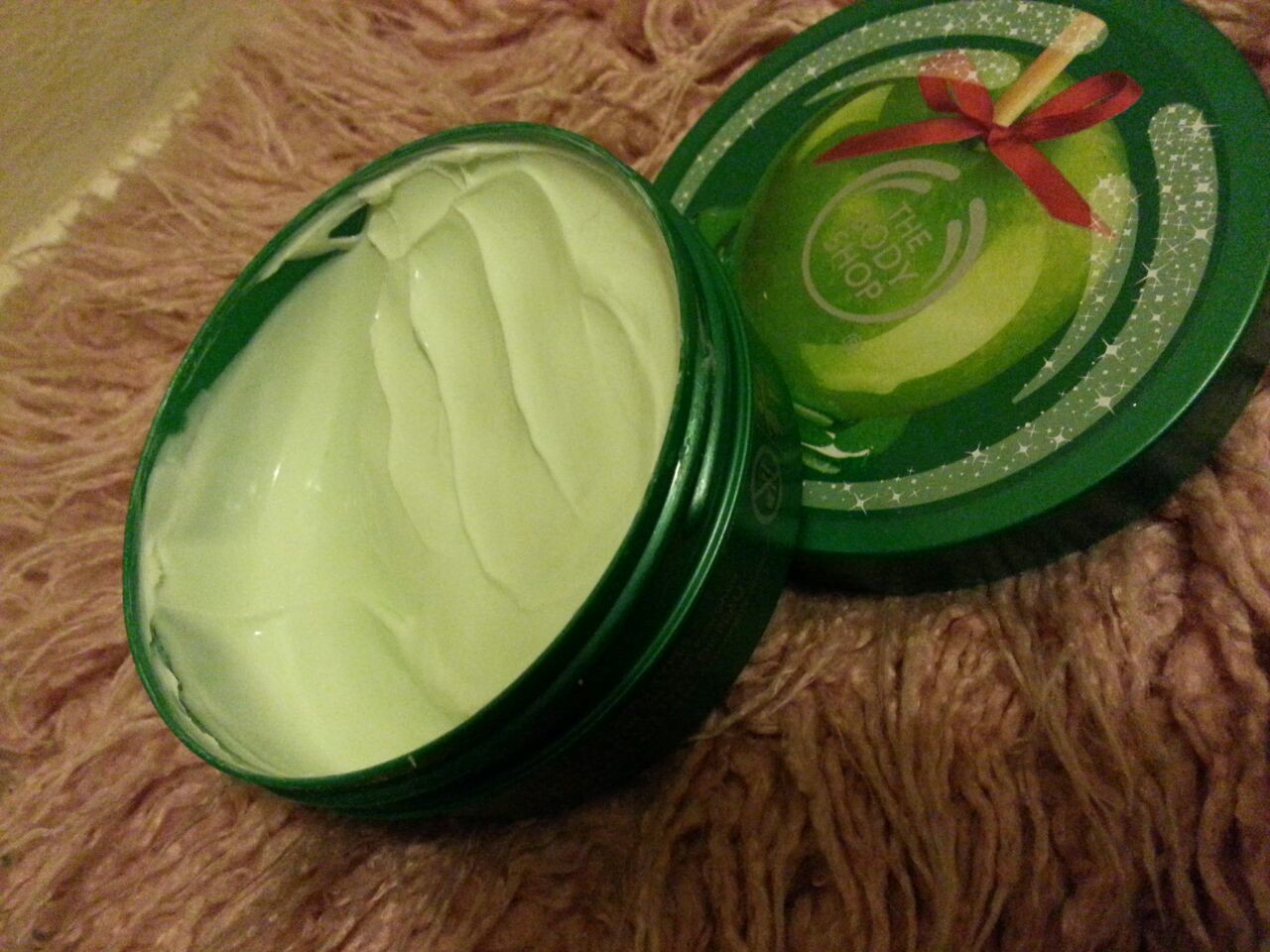 The Body Shop Glazed Apple Body Butter, Hand Cream, Lip Balm, Shimmer Lotion and Shower Gel Review