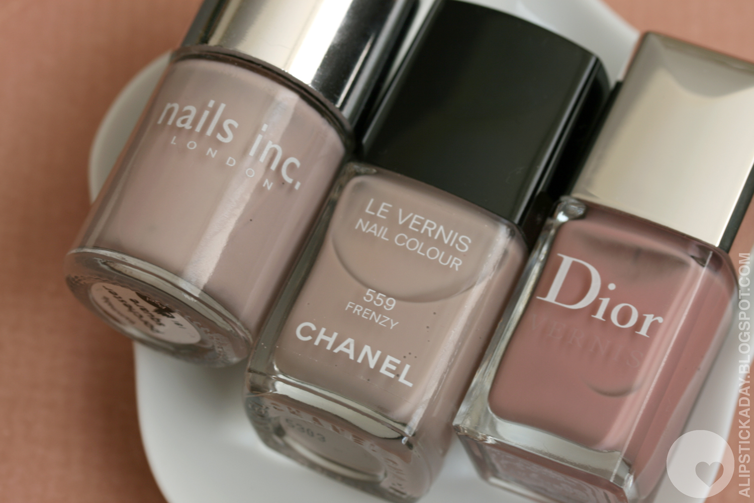 Chanel Le Vernis Longwear Nail Colour in Frenzy - wide 7