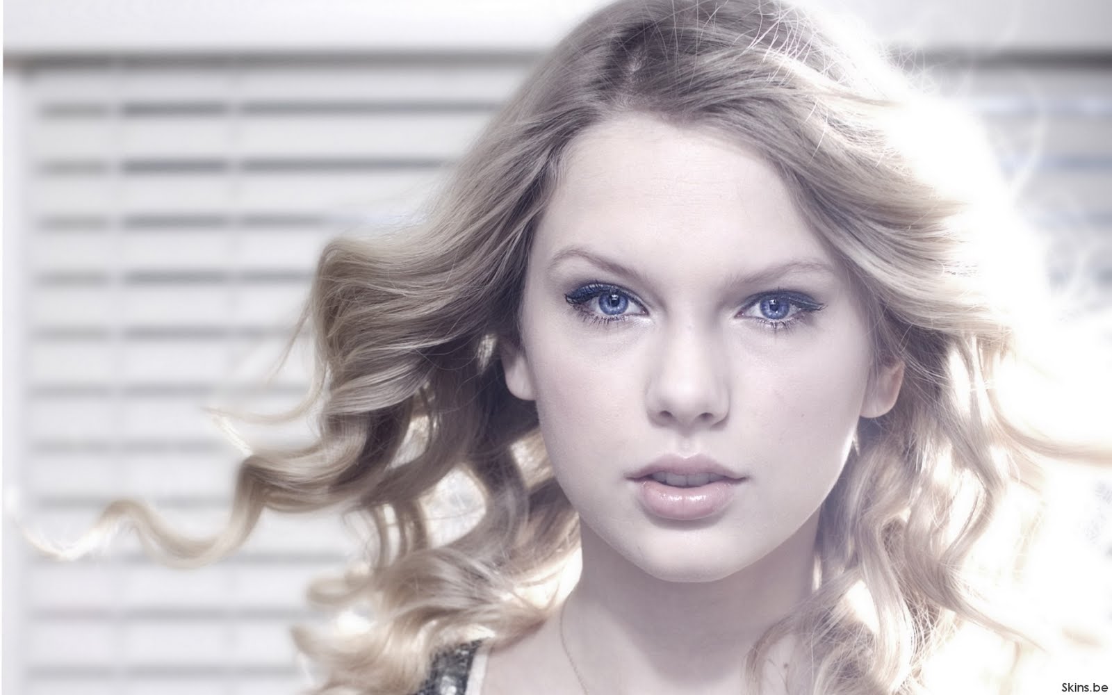 http://4.bp.blogspot.com/-Pscla9_ptp4/TYt37tPQlAI/AAAAAAAACIM/AmzayeDKKis/s1600/taylor%2Bswift%2Bwallpaper%2B%25281%2529.jpg
